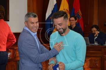 Juan Antonio Peña, ayer en los estudios de Radio Faycán y hoy en el Pleno ordinario de enero (Foto TA y Francisco Javier Santana)